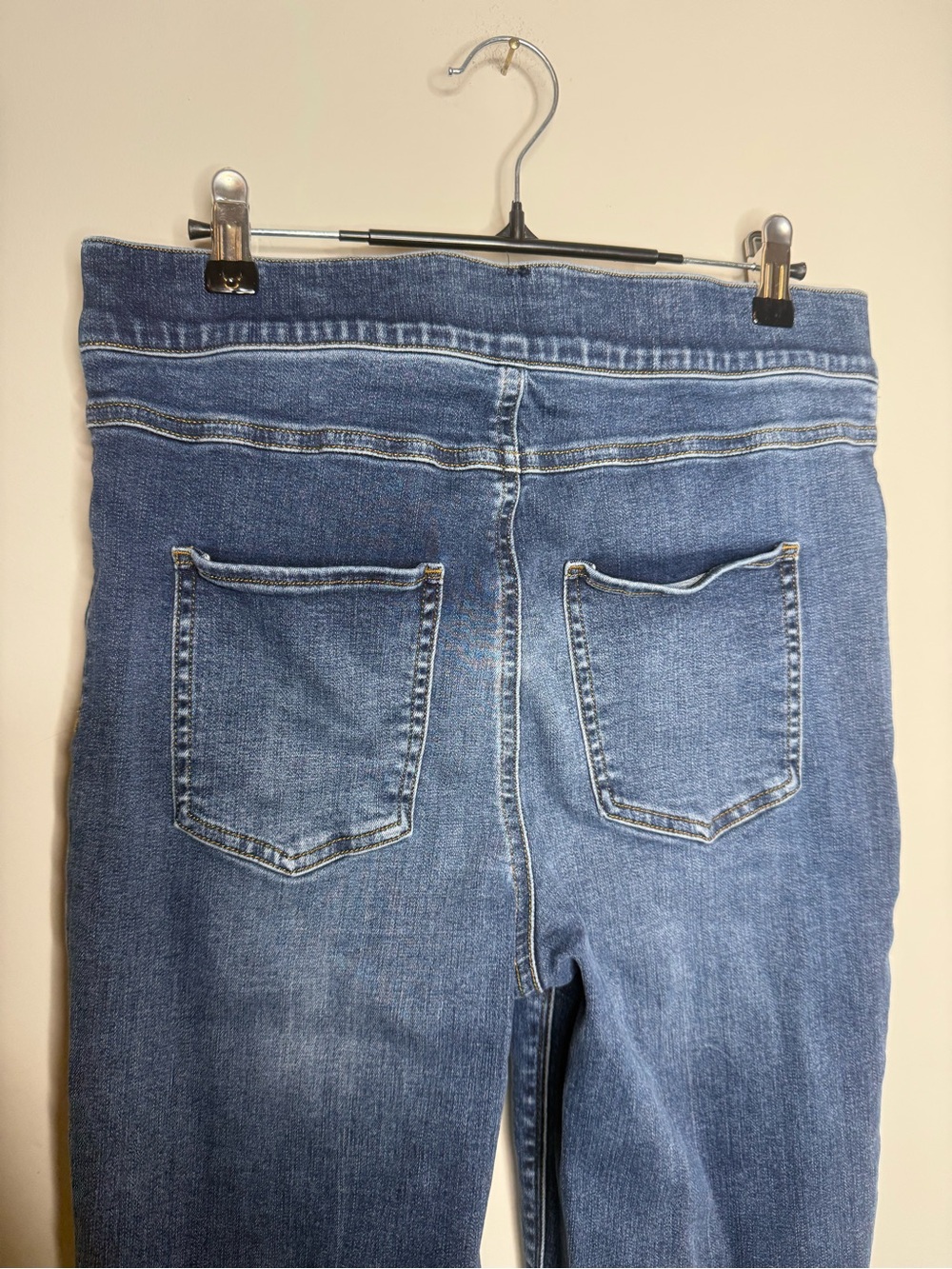 Spanx Women's Two-Tone Blue Crop Flare Jeans - Picture 6 of 7